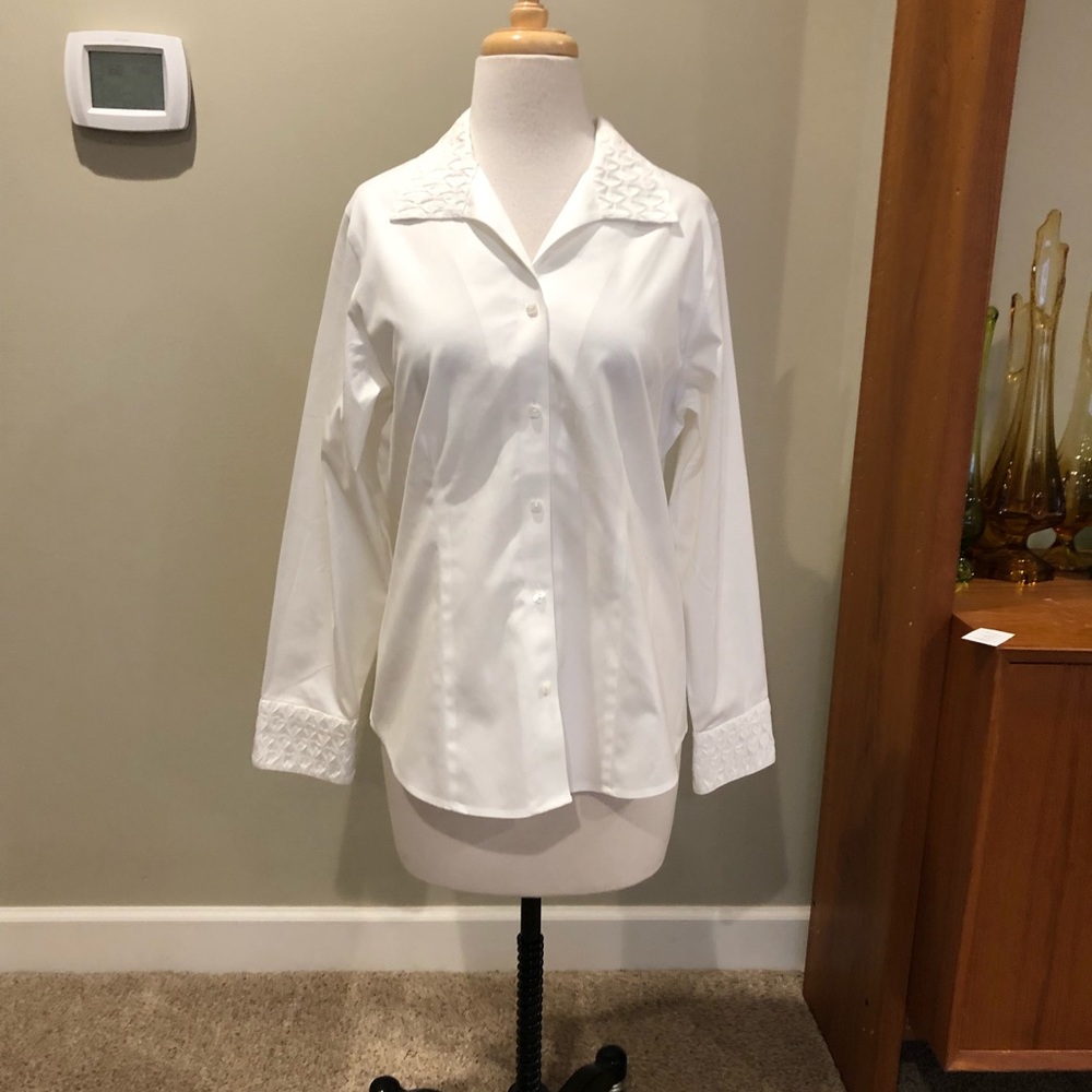 Chico's White button down No Iron Shirt 1 or 8-10